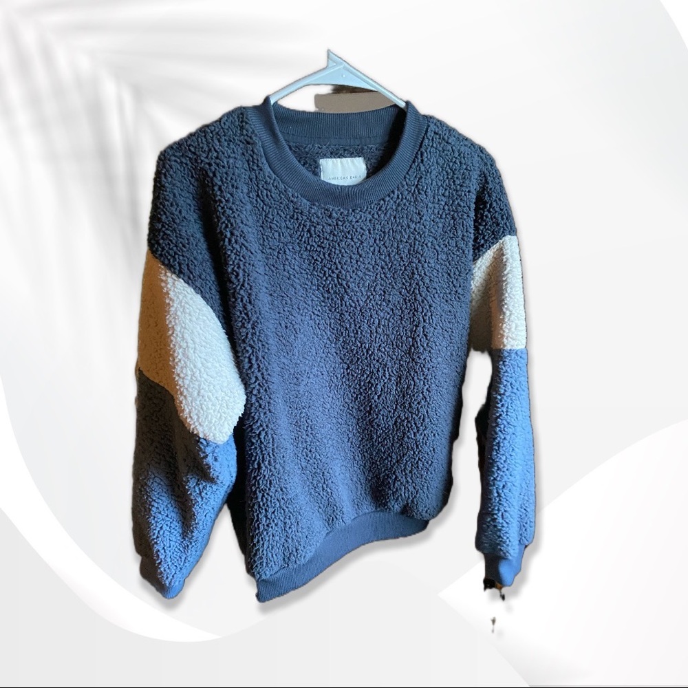 American eagle sweater!!